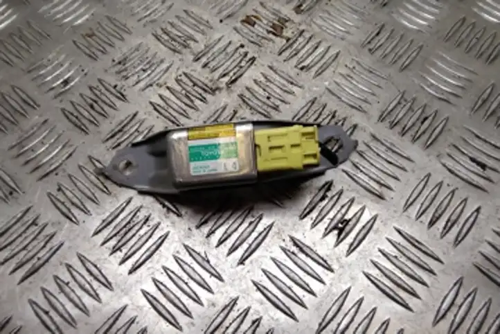 Toyota Prius (XW20) (2003 - 2009) 8983447020 Датчик удара SRS — фото 1