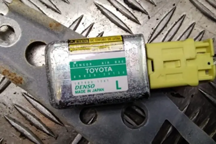 Lexus GS 300 350 430 450h (2004 - 2007) 8983030130 Датчик удара SRS — фото 2