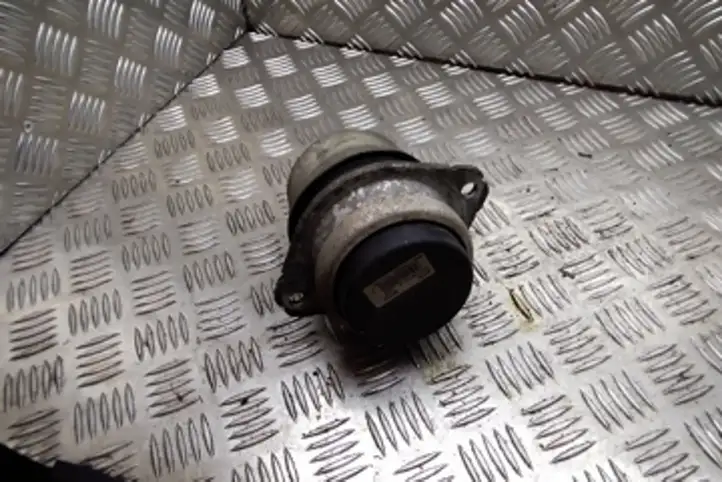 Volkswagen Touareg I (2002 - 2010) 7L8199131A Опора двигателя — фото 1