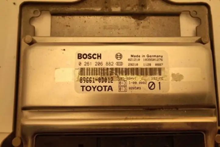 Toyota Yaris (1999 - 2003) 0261206882 Блок управления двигателем (ЭБУ) — фото 4