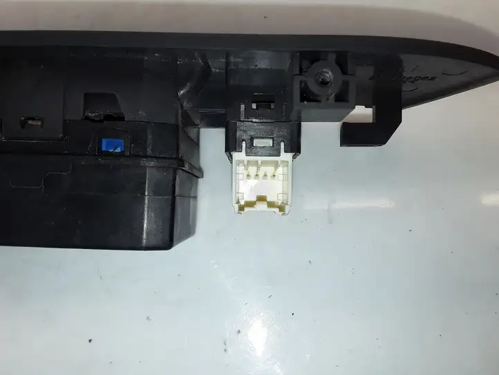 Chevrolet Captiva (2006 - 2011) 202005436 Блок кнопок стеклоподъемников — фото 8