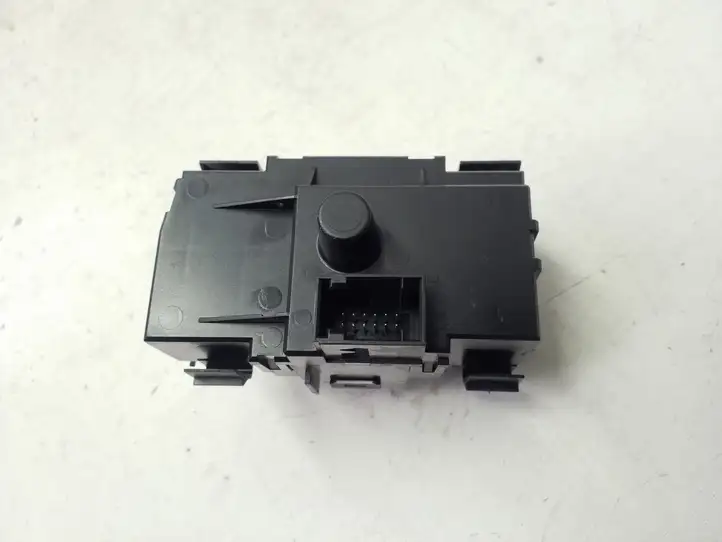 BMW 3 E90 E91 (2005 - 2012) 6932794 Включатель фонарей — фото 3