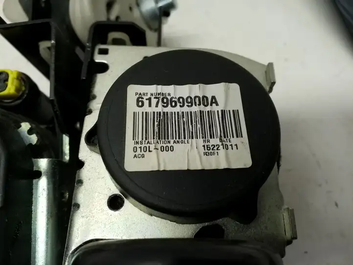 Nissan Juke I F15 (2010 - 2018) 617969900A Передний ремень безопасности — фото 3