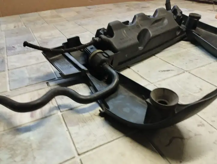 Volkswagen Golf V (2003 - 2009) 06F129208C Крышка двигателя декоративная — фото 3