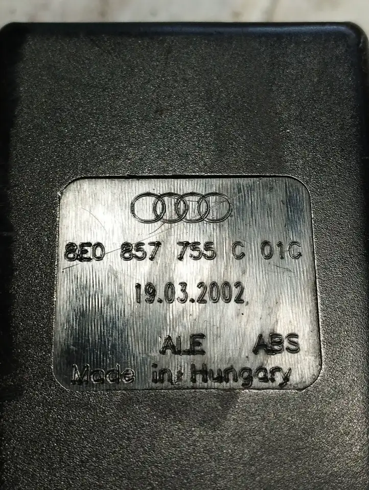 Audi A4 S4 B6 8E 8H (2000 - 2006) 8E0857755C Замок переднего ремня — фото 5