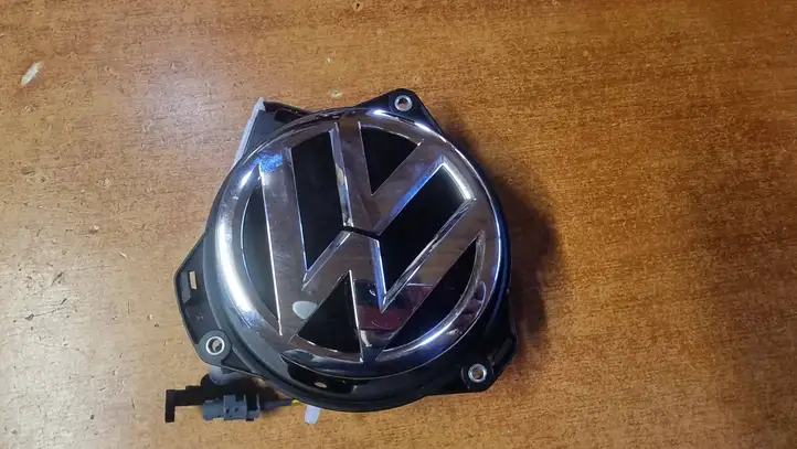 Volkswagen Golf VII (2013 - 2019) 5G0827469AJ Ручка багажника с камерой — фото 1