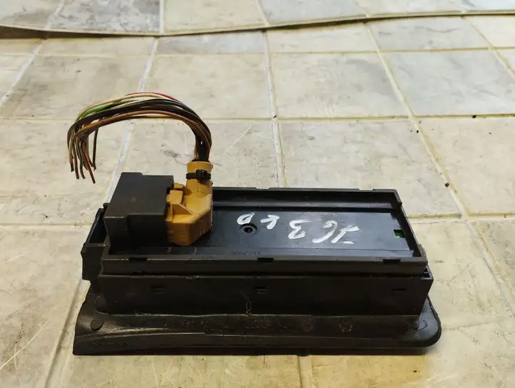 Audi A6 S6 C5 4B (1997 - 2001) 4B0959851B Блок кнопок стеклоподъемников — фото 4
