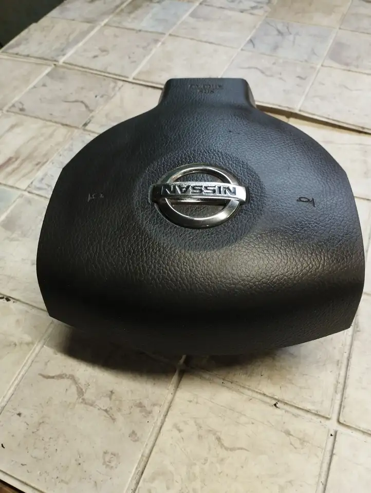 Nissan Note (E11) (2006 - 2014) Подушка безопасности руля — фото 4