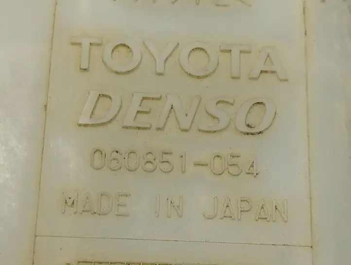 Toyota Corolla Verso E121 (2001 - 2004) 060851054 Бачок омывателя стекла — фото 5
