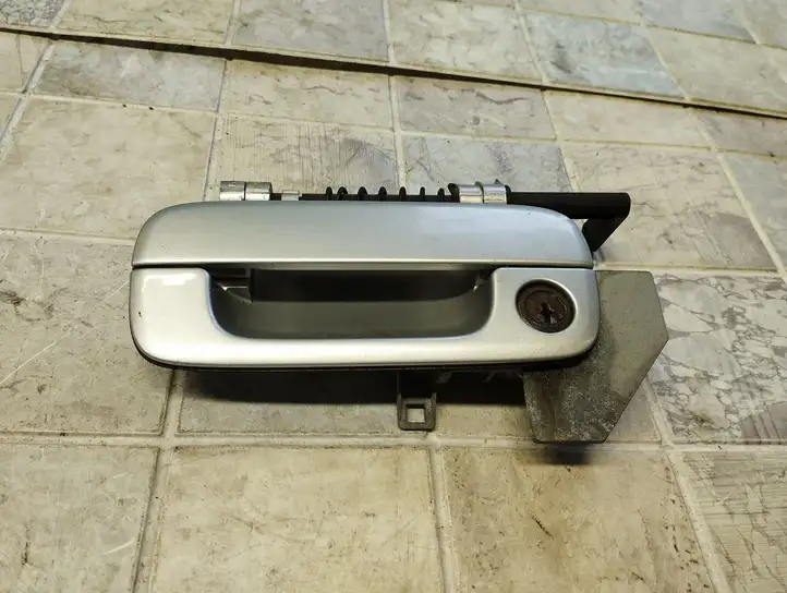 Citroen Berlingo (2003 - 2007) 9621858877 Ручка крышки багажника — фото 1