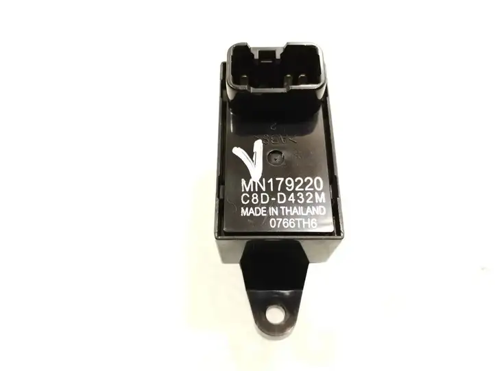 Mitsubishi L200 (2006 - 2014) MN179220 Блок кнопок стеклоподъемников — фото 5