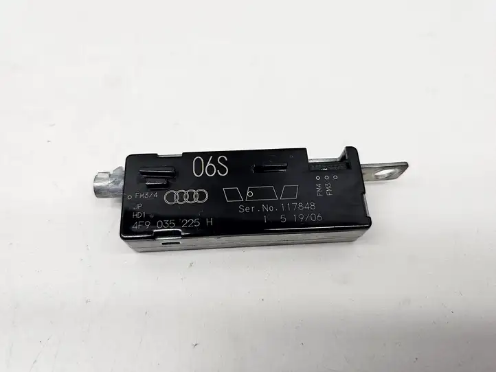 Audi A6 S6 C6 4F (2004 - 2008) 4F9035225H Усилитель антенны — фото 2