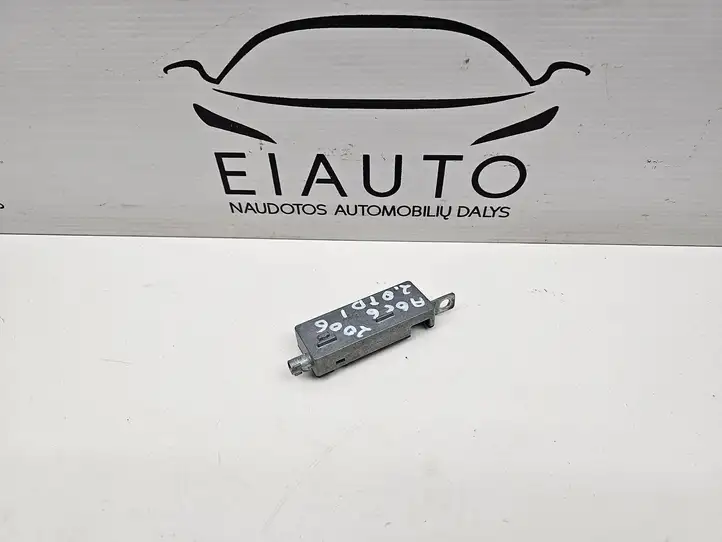 Audi A6 S6 C6 4F (2004 - 2008) 4F9035225H Усилитель антенны — фото 7