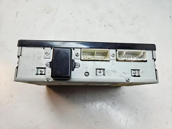 Toyota Land Cruiser (J120) (2002 - 2009) 8628060291 Усилитель звука — фото 2