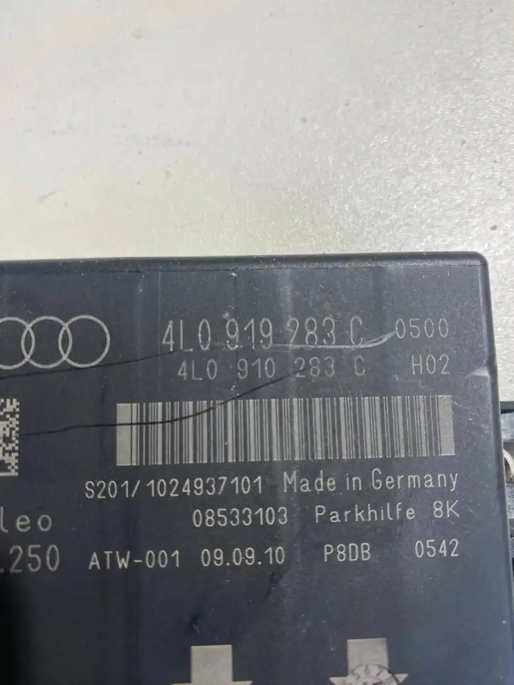 Audi A6 S6 C6 4F (2008 - 2011) 4L0919283C Блок управления парктрониками — фото 4