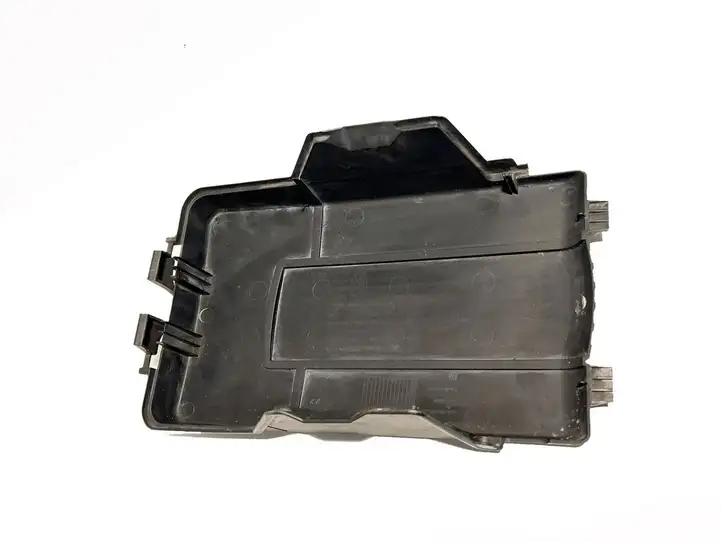 Volkswagen PASSAT B7 (2011 - 2014) 3C0915443A Крышка ящика аккумулятора — фото 2