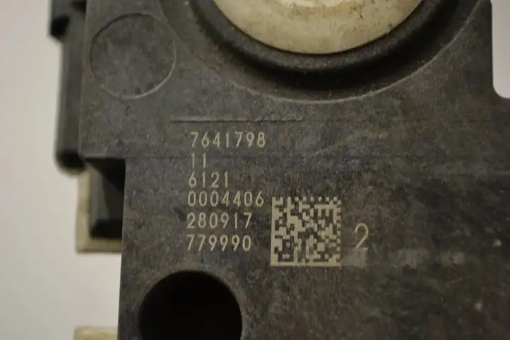 BMW 2 F45 (2014 - 2021) 7641798 Площадка аккумулятора — фото 2
