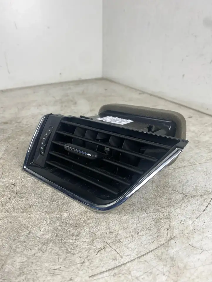 Skoda Octavia Mk3 (5E) (2013 - 2019) 5E0819701 Боковой воздушный дефлектор — фото 3