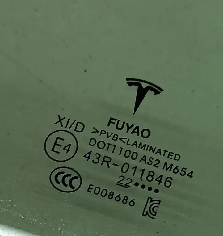 Tesla Model Y (2019 - 2024) 163430700D Стекло передней двери — фото 5