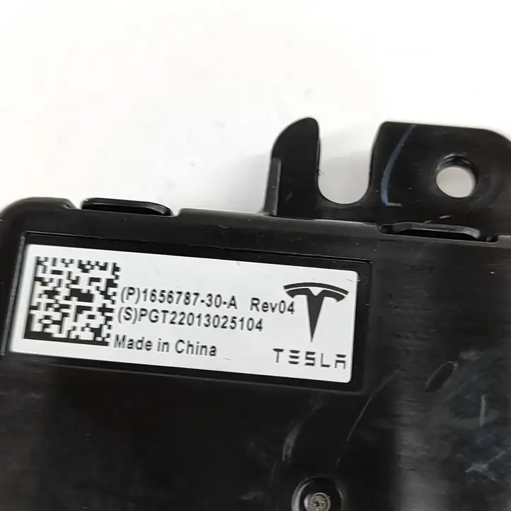 Tesla Model Y (2019 - 2024) 165678730A USB модуль — фото 7