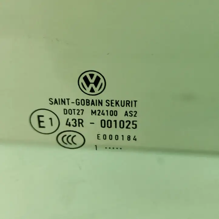 Volkswagen Tiguan (2011 - 2016) 5N0845202 Стекло передней двери — фото 8