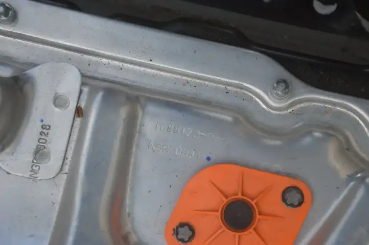 Tesla Model 3 (2017 - 2023) 110442300N Аккумулятор гибридного / электрического автомобиля — фото 8