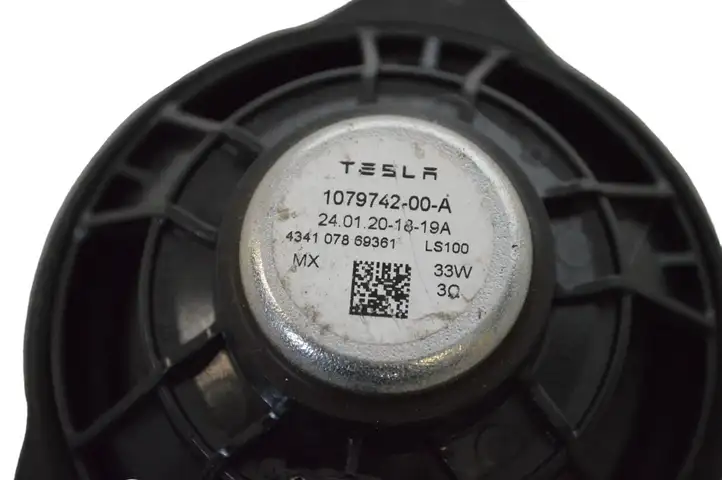 Tesla Model 3 (2017 - 2023) 107974200A Динамики задних дверей — фото 5