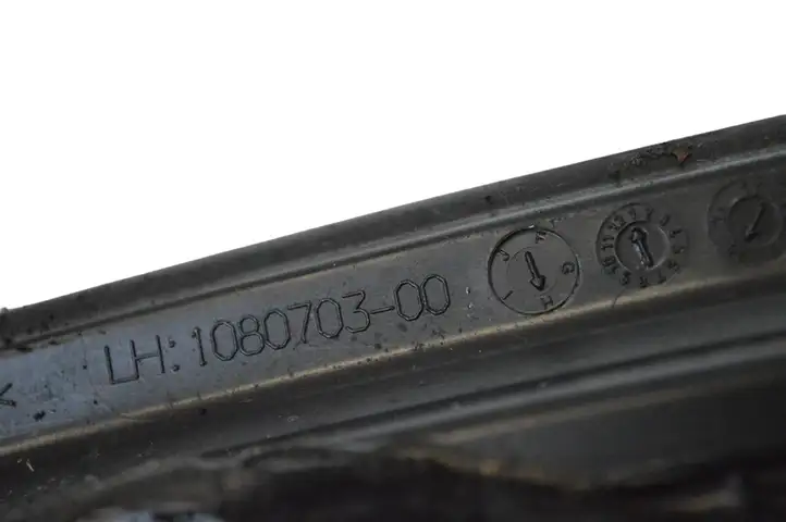 Tesla Model 3 (2017 - 2023) 108070300 Заднее боковое стекло — фото 6