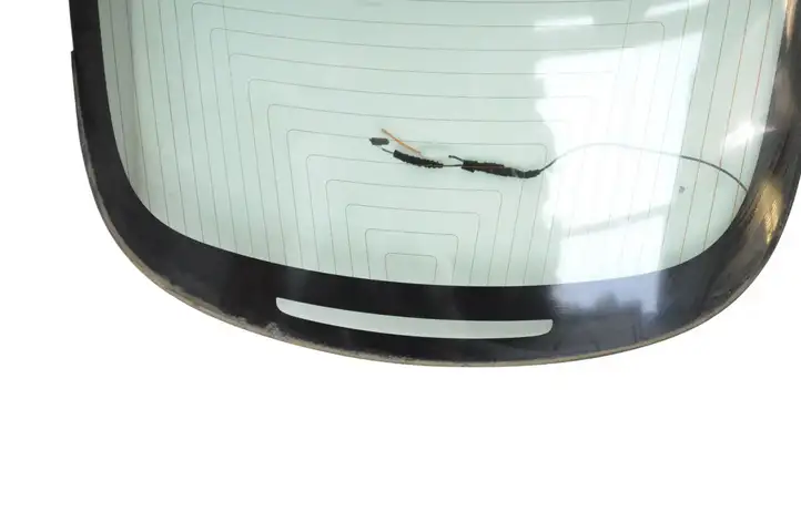 Tesla Model 3 (2017 - 2023) 147292500B Заднее стекло — фото 2