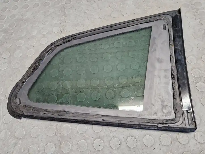 BMW X3 E83 (2003 - 2010) 43R-00104 Заднее боковое стекло — фото 2