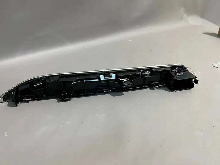 BMW 6 F12 F13 (2010 - 2018) 51137370395 Решетка в крыле — фото 2
