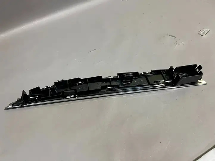 BMW 6 F12 F13 (2010 - 2018) 51137370395 Решетка в крыле — фото 3