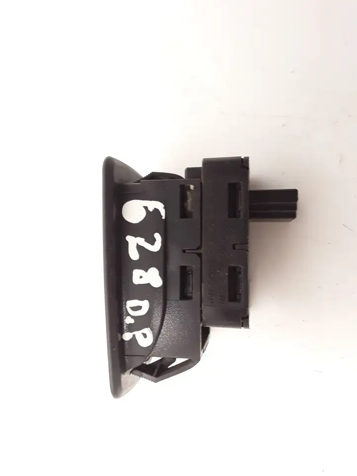 BMW 5 E60 E61 (2004 - 2010) 9113773 Кнопка стеклоподъемников — фото 3