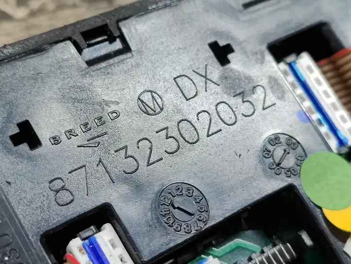 Maserati Quattroporte (2003 - 2008) 87132302032 Кнопки на рулевом колесе — фото 3