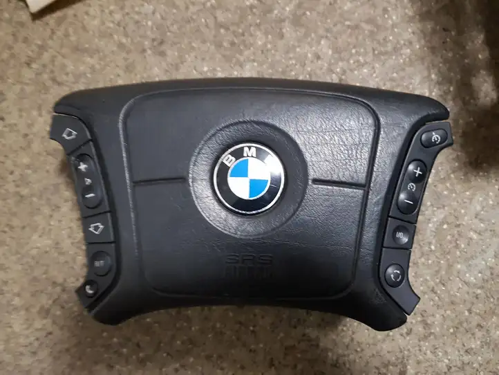 BMW 5 E39 (1996 - 2003) 3310951352 Подушка безопасности руля — фото 1