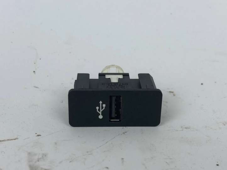 9230248 BMW 3 GT F34 USB jungtis