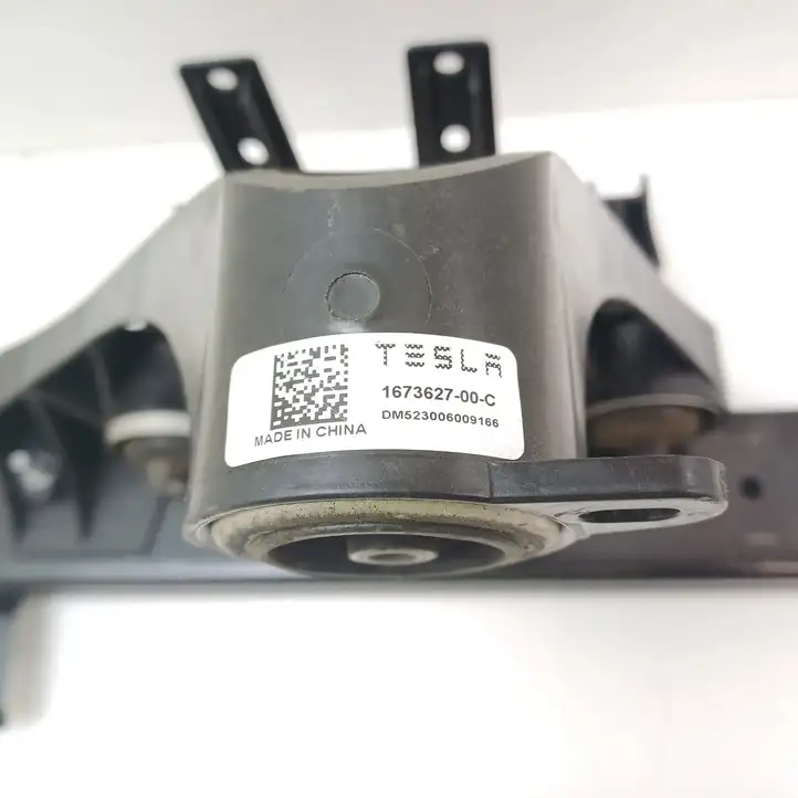 Tesla Model Y (2019 - 2024) 167362700C Кронштейн компрессора кондиционера воздуха — фото 8