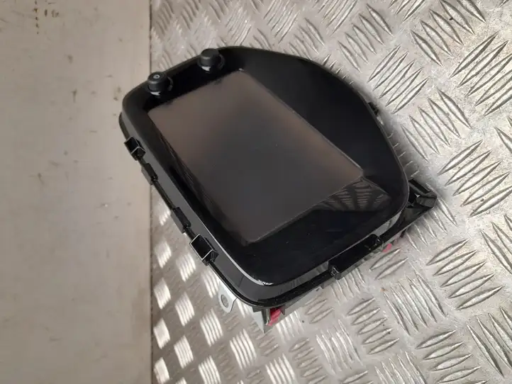 Toyota Aygo AB40 (2014 - 2018) 861400H020 Магнитола / мультимедийная система — фото 2