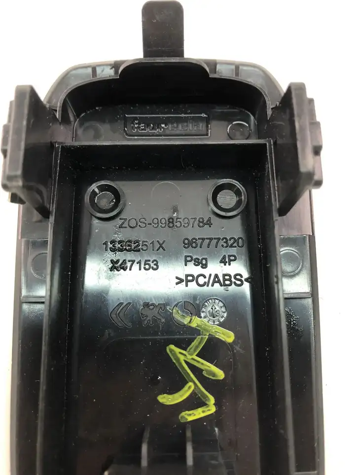 Peugeot 308 (2013 - 2021) 96777320 Кнопка стеклоподъемников — фото 4