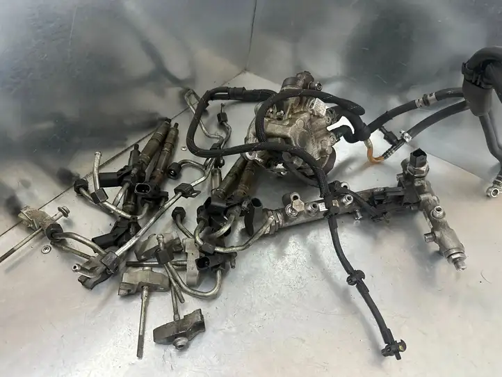 Audi A6 C7 (2011 - 2014) 059130090 Комплект системы впрыска — фото 1