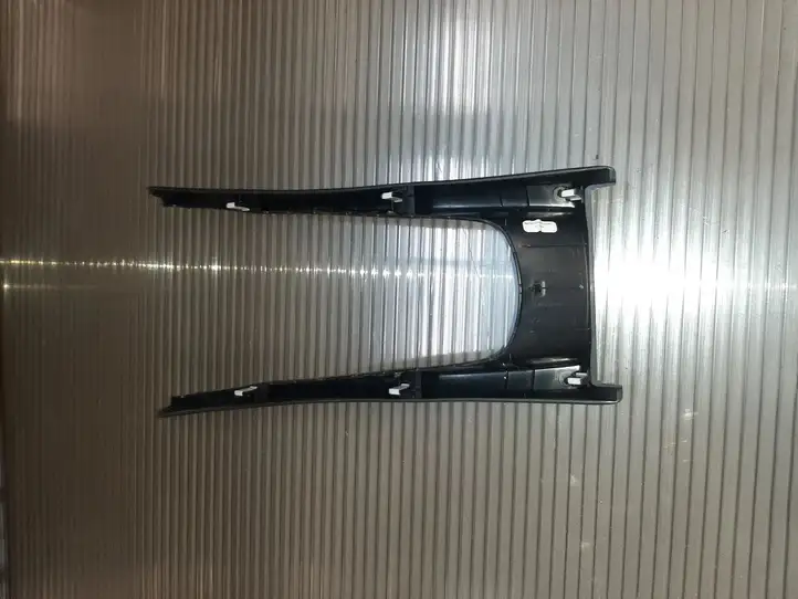 Toyota Avensis T270 (2009 - 2012) 5891305010 Прочие детали салона — фото 2