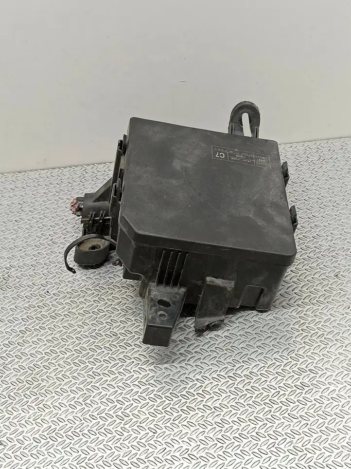 Nissan Juke I F15 (2010 - 2018) 284B71KB0B Блок предохранителей — фото 2