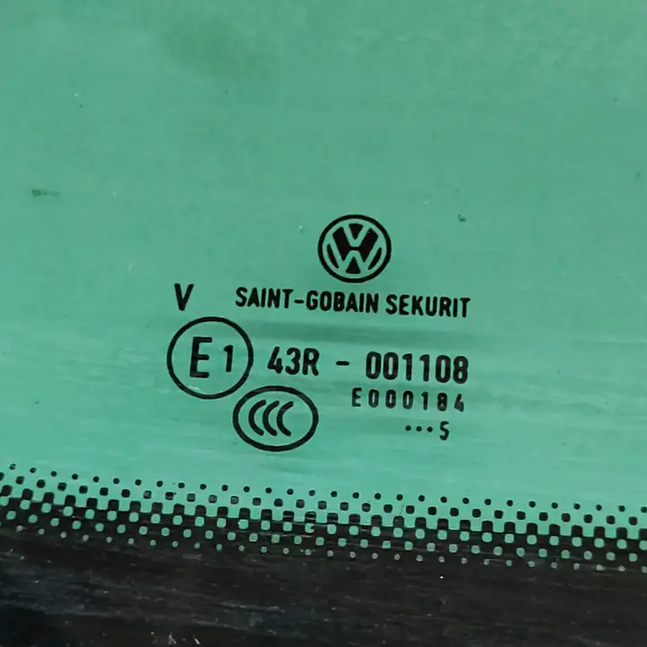 Volkswagen Golf VII (2013 - 2019) 5G3845041D Заднее боковое стекло — фото 5