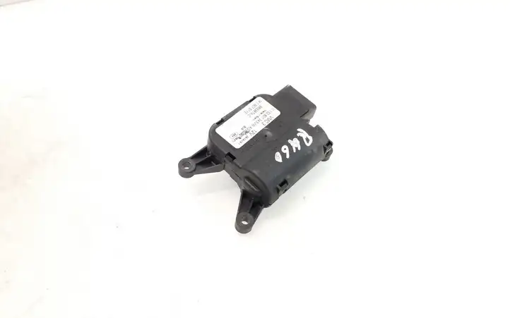 Audi A3/S3 8L (2000 - 2003) 1K1907511E Двигатель задвижки потока воздуха — фото 2