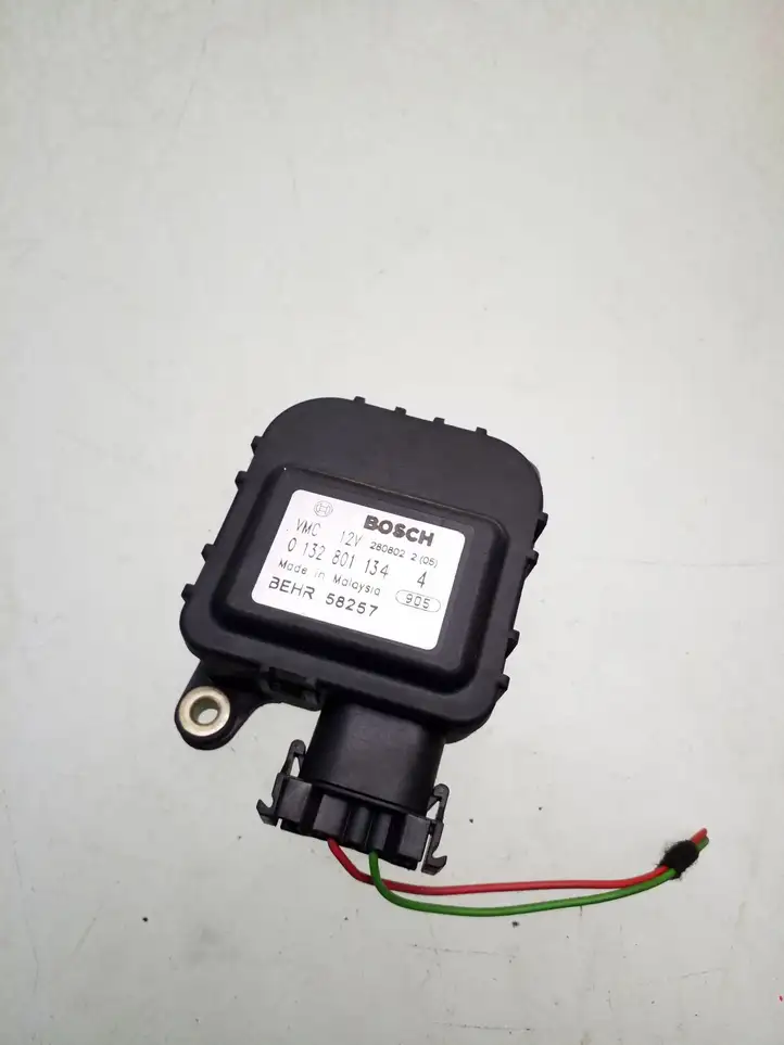 Opel Astra G (1998 - 2004) 0132801134 Двигатель задвижки потока воздуха — фото 1