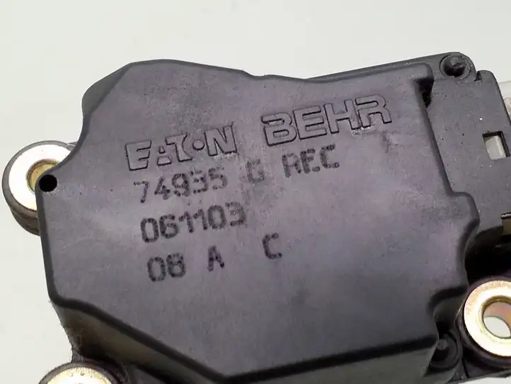 Volvo S60 (2000 - 2004) 74935g Двигатель задвижки потока воздуха — фото 3