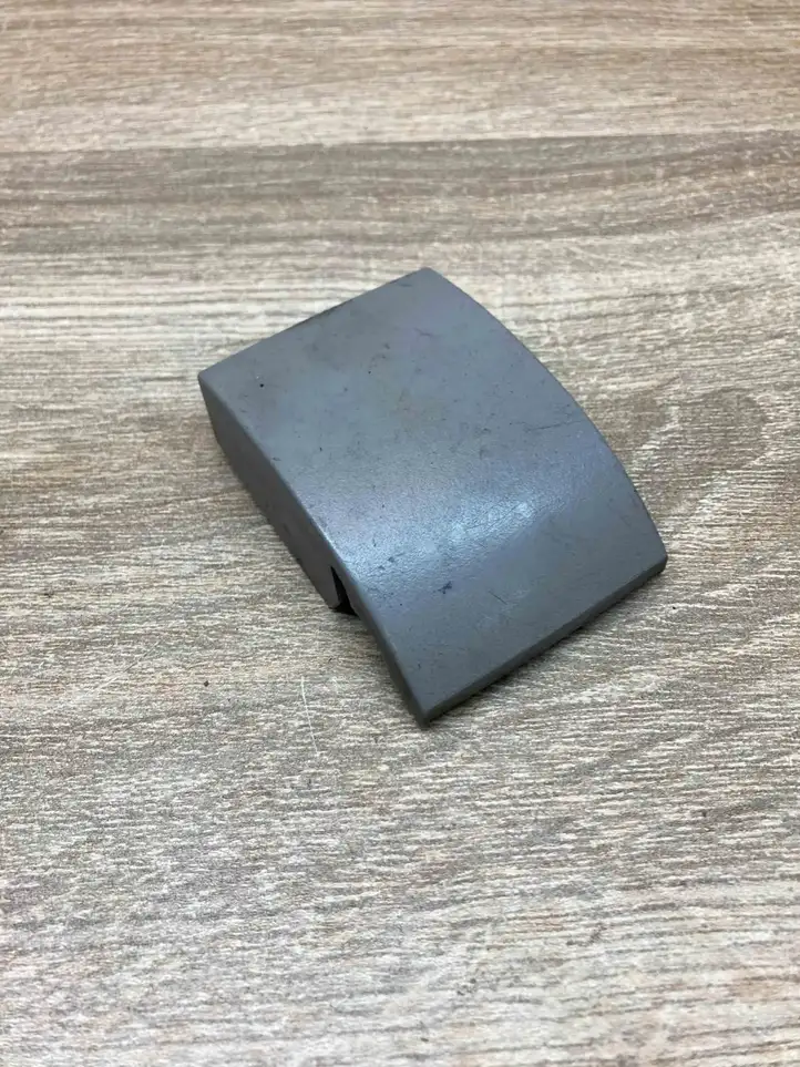 Mercedes-Benz E W211   A2119221130 Отделка рельса задних сидений