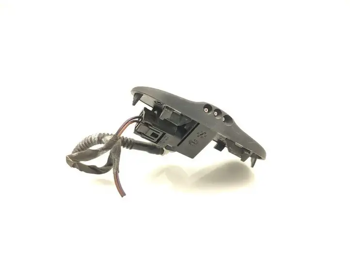 Audi A3/S3 8P (2008 - 2013) 8J0955987G Форсунка омывателя лобового стекла — фото 1