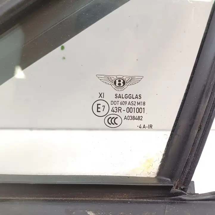 Bentley Flying Spur (2013 - 2019)  4W0837439 Маленькое стекло 