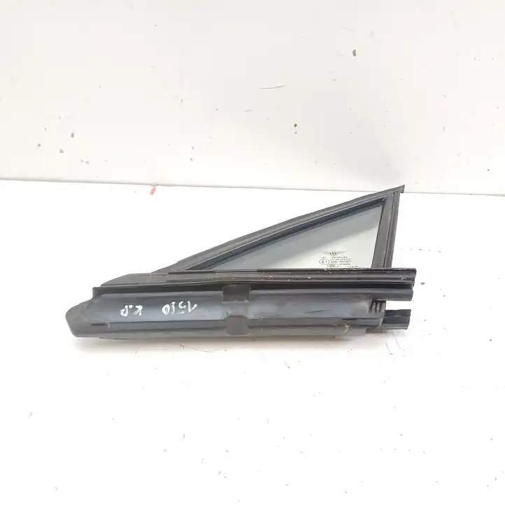 Bentley Flying Spur (2013 - 2019)  4W0837439 Маленькое стекло 